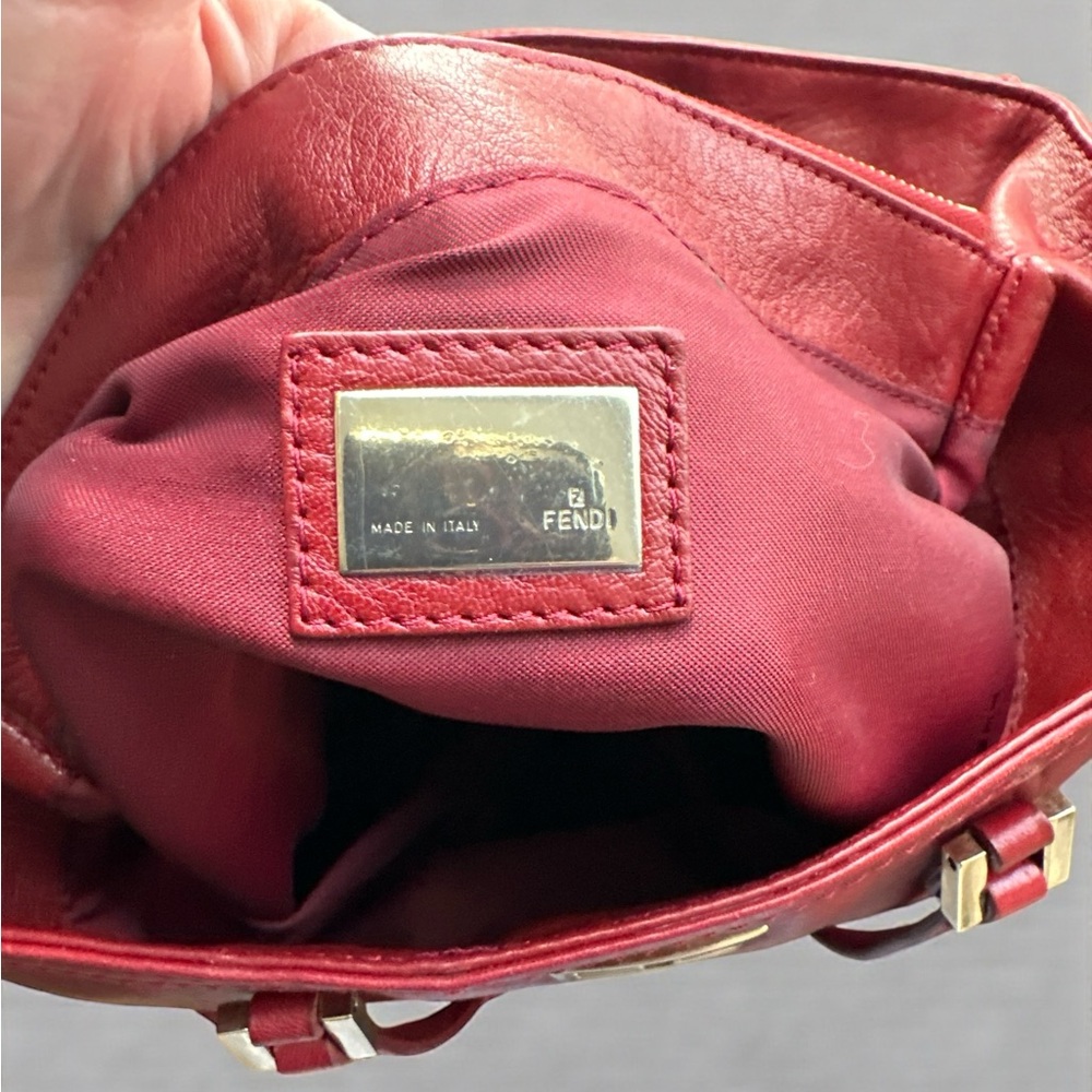 Elegant Red Leather Tote Bag - Picture 9 of 12